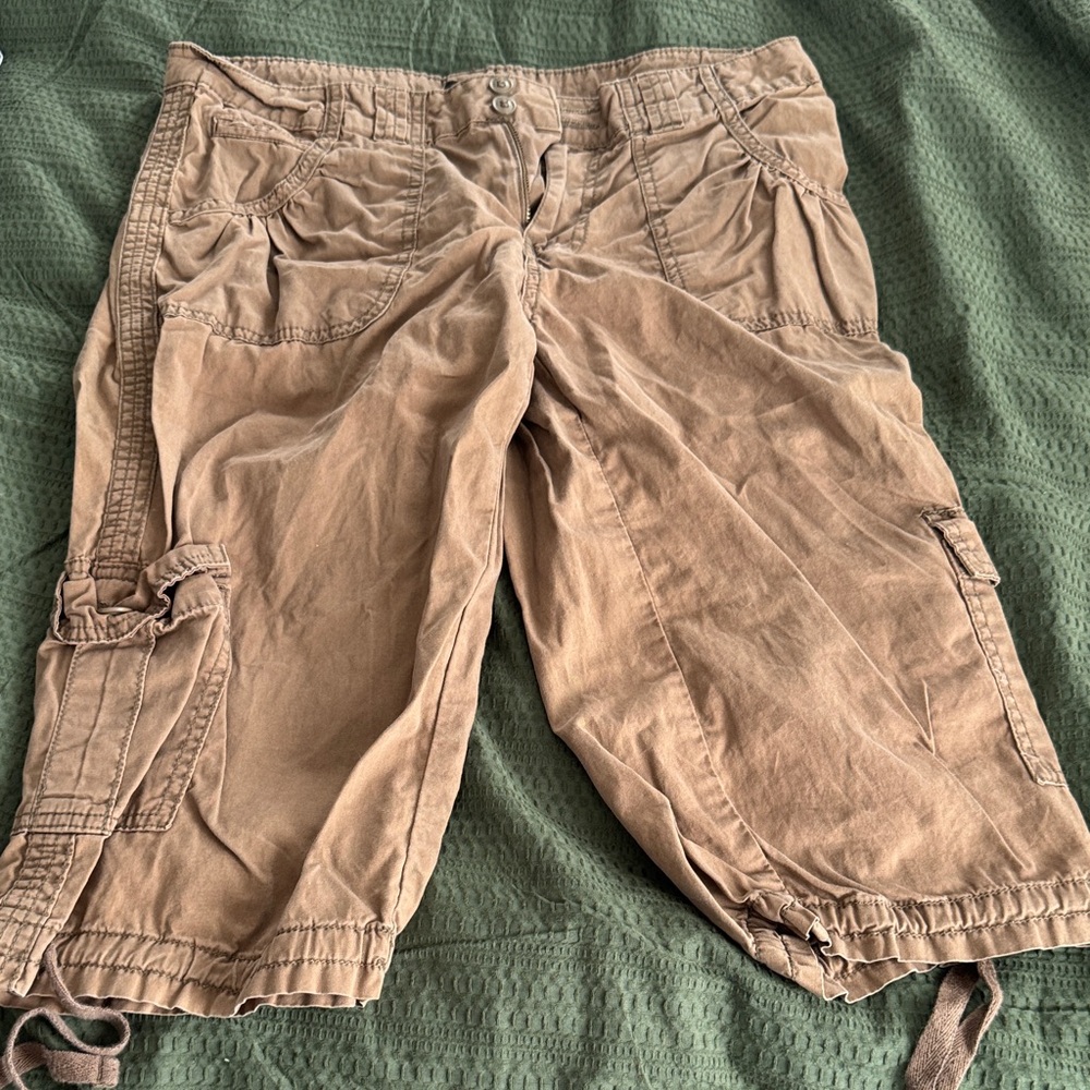 a.n.a Women's Tan Cropped Cargo Pants